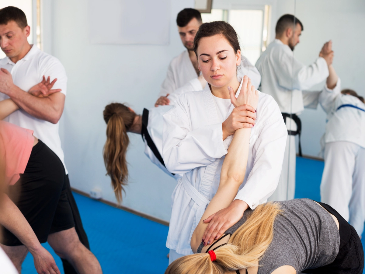 女生學巴西柔術