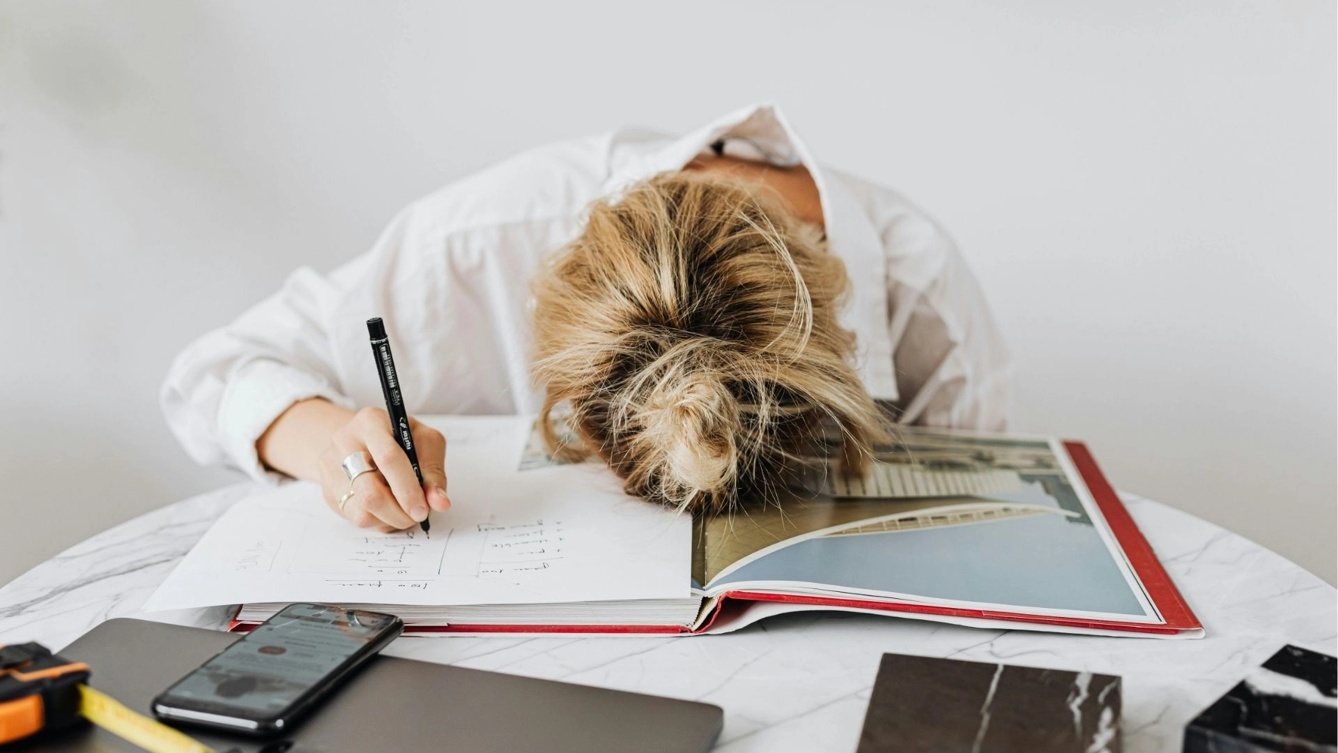 睡眠與壓力如何決定你的線條